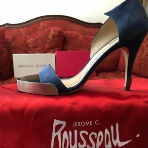 Suede blue unique pumps